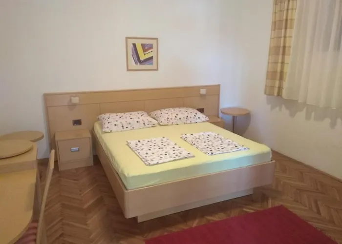 Andela I Mladen Debelic 公寓 拉布