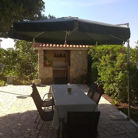 Andela I Mladen Debelic Apartment