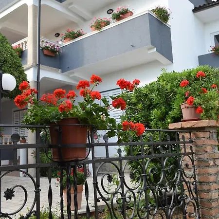 Apartment Andela I Mladen Debelic