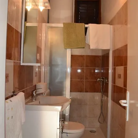 Andela I Mladen Debelic Lejlighed Rab Town