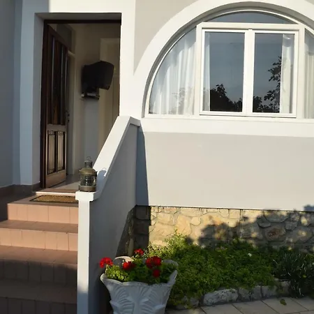 Andela I Mladen Debelic Apartment Rab Town