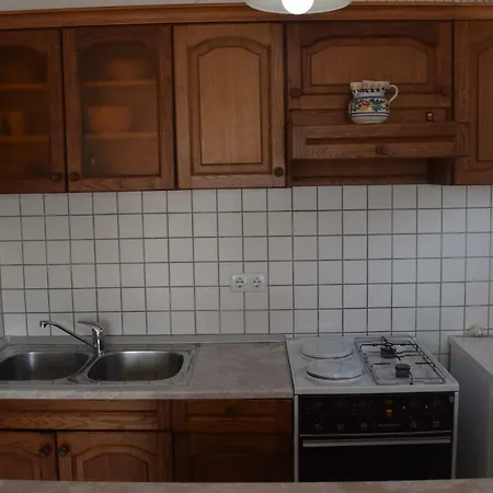 Andela I Mladen Debelic Apartment Rab Town