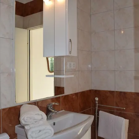 Andela I Mladen Debelic Apartment Rab Town