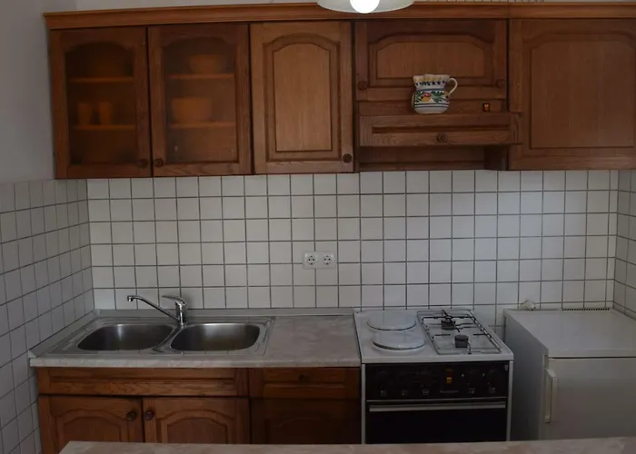 Andela I Mladen Debelic Apartment Rab Town