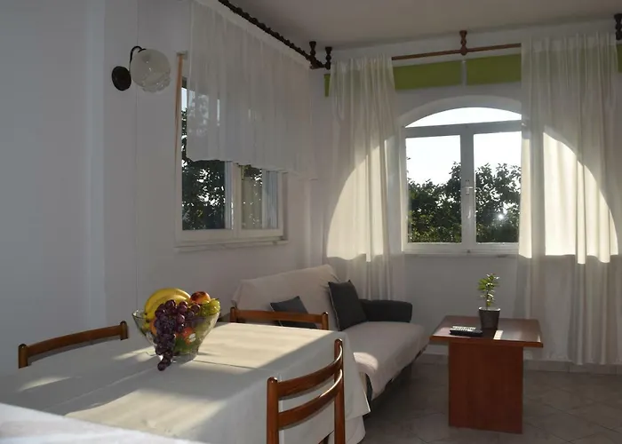 Andela I Mladen Debelic Apartment Rab Town