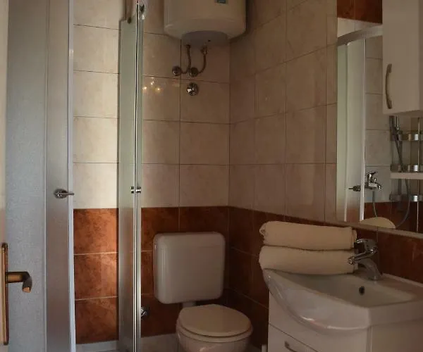 Andela I Mladen Debelic Apartment Rab Town